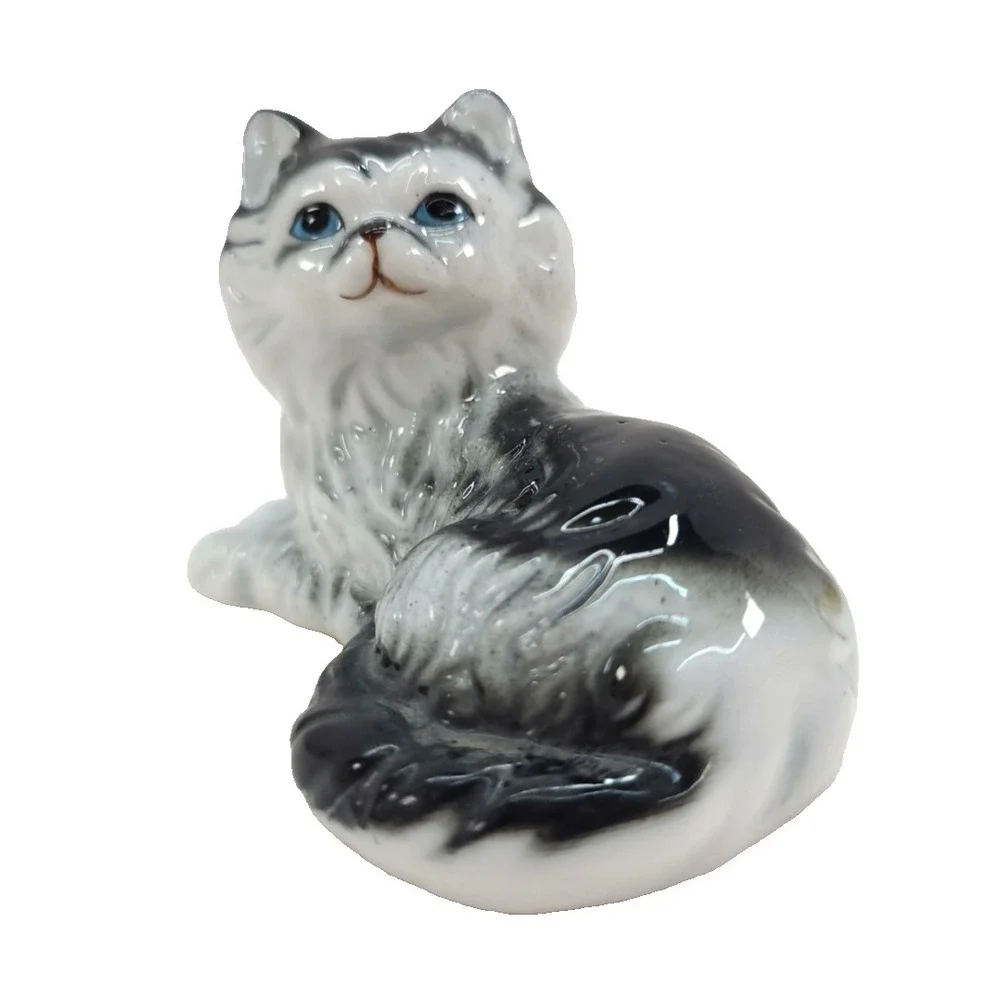 Vintage Porcelain‎ Black And White Cat Laying Down Kmart Feb. 22, 1992 Taiwan